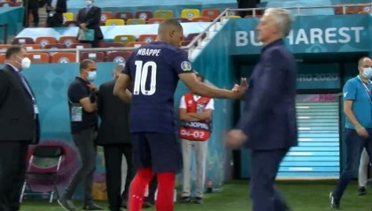  姆巴佩梅开二度助球队取胜，法甲射手榜强势登顶  